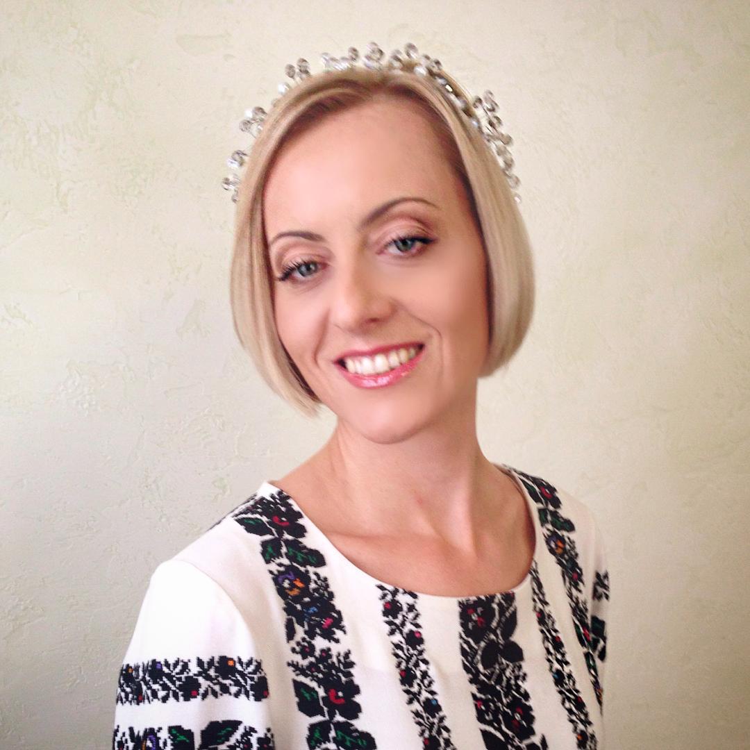 Beautiful and elegant bride! Congratulations! ??? #makeup @vika_komarik #ukrainewedding #weddingmakeup #bridalmakeup #weddingartist #bridalmakeupkiev #makeupartist #makeupartistcomforttown #comforttown in Sand Diego, CA