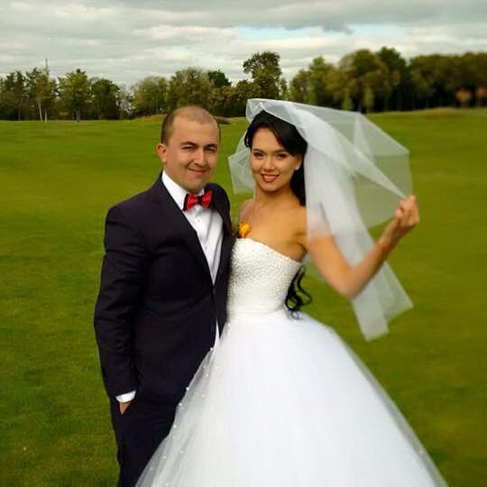 Happy wife, happy life. And a happy makeup artist too! Make your wife happy! #makeupartist #hairstylist @vika_komarik #makeup #hairstyle #wedding #weddinghair #weddingmakeup This is probably the most wonderful work morning of the year. Congratulations to this beautiful couple! ??? in Sand Diego, CA