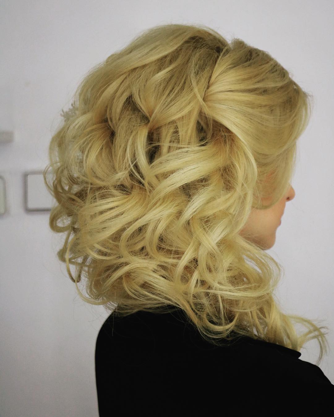 Asymmetrical Greek hairstyle ? the hardest part is taking a photo ? #hairstyle #weddinghairstyle #greekbraid #curls #stylist #stylistsinKyiv #hairstylesKyiv #hairdressingtraining #hair #blonde #hairupdo #wedding #hairstyle #curlyhair @hair_tour @hair_journal @hair.artistry @hudabeauty @glazkovalenka in Sand Diego, CA