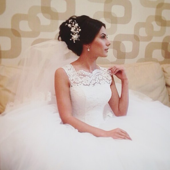 Bride's makeup and hairstyle - @vika_komarik viktoriamakeup.com #weddinghairstyle #makeupartist #makeupstylist #makeupartistkiev #makeup #weddingmakeup #hairstyle #wedding #hairstyle #weddinghair #muah #mua #makeup  #bridal #sandiego in Sand Diego, CA