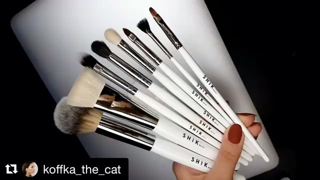 I want brushes! #shik #Repost @koffka_the_cat with @repostapp  
...  
#koffkathecat #shikbrush #makeupbrushes in Sand Diego, CA