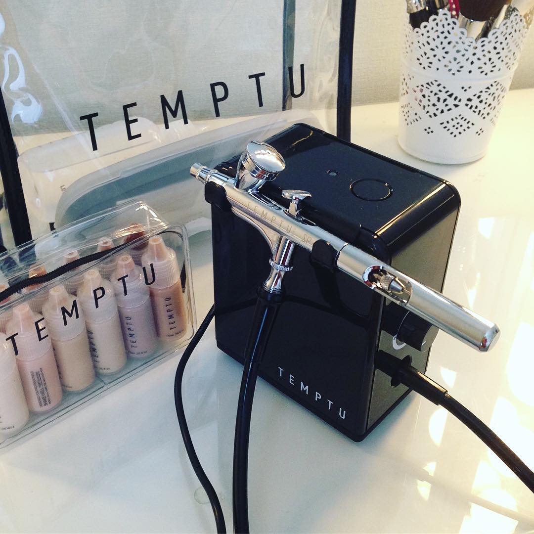 Happiness suddenly knocked at the door in silence))? Now it's mine - the airbrush #temptu @temptu. Thank you, @monoteos ❤️ #youarethebest Everyone is welcome to #airbrushevent! in Sand Diego, CA