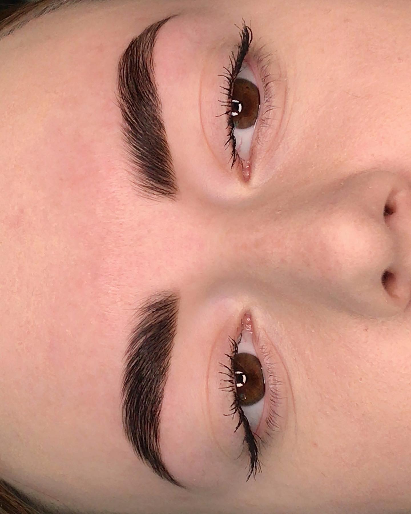 Long-lasting brow styling helps manage unruly brows and can also enhance their shape if desired. In the photo, you can see the correction and styling with tinting + covering up the tattoo ?

#browsinkiev #browartistkiev #browcomforttown in Sand Diego, CA