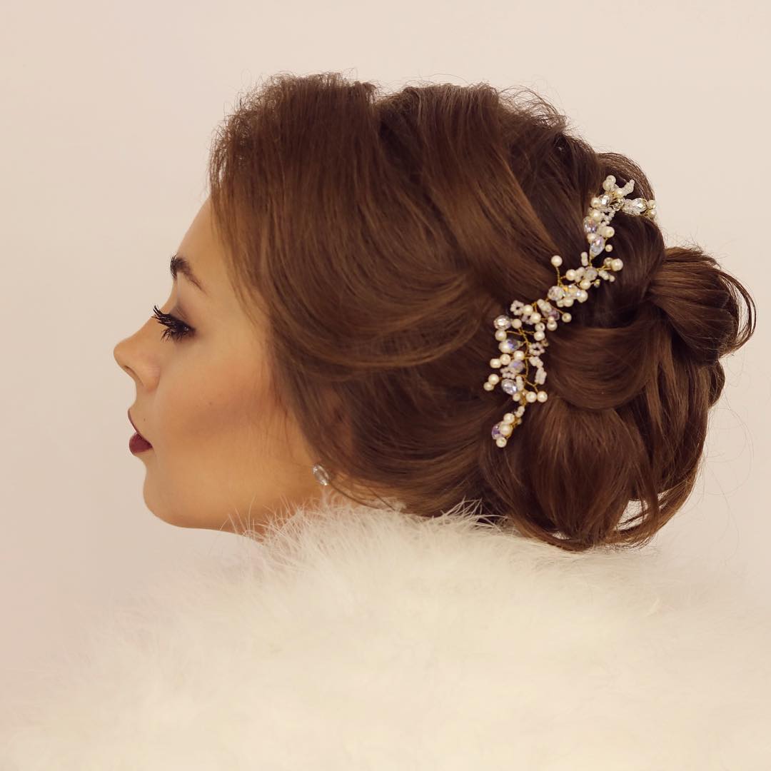 #EveningHairstyle and #Makeup by me) viktoriamakeup.com ? Model @olyashok2308 Jewelry @nebovkvitah ? #makeup #hairstyle #byme #hair #makeupartistkyiv #stylistkyiv #hairupdo @hair_tour @hudabeauty @wakeupandmakeup in Sand Diego, CA