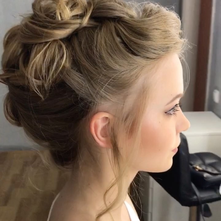 Makeup, hairstyle @vika_komarik ⭐️  
#lomotif @lomotiff #wedding #makeup #makeupkyiv #hairstyle #hairstylekiev #hairstylekyiv #makeup #makeupkiev #hairstyle #hairstyleskiev #weddingmakeup #stylistkiev #hairstylingtraining in Sand Diego, CA