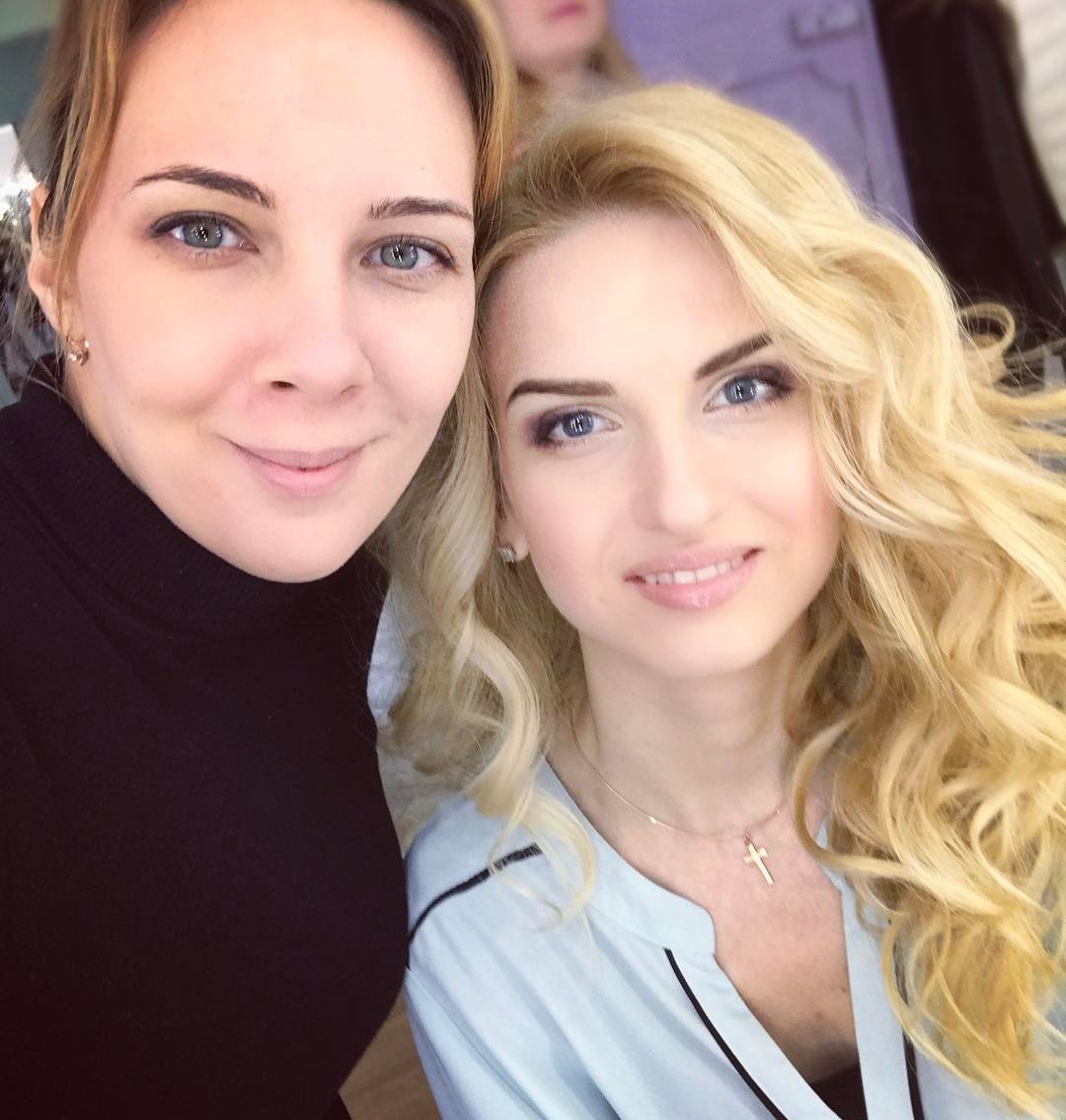 What do you think of these curls? ? My ⭐️, my favorite model, fashion designer, and simply gorgeous @fashionvaleri ?? #curls #hairstylekiev #stylistkiev #stylist #weddingstylistkiev #babyliss #babylisspro @babylissuk #hair #hairstyle #curlyhair #curls #ilovemyjob in Sand Diego, CA