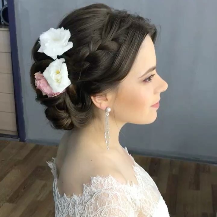 #airbrusheyeshadow and #weddinghairstyle #nofilters ???viktoriamakeup.com Master: @vika_komarik #weddingstylistKyiv #stylistKyiv #makeupartistKyiv #weddinghair #weddingmakeup #bride #airbrushKyiv #airbrusheyeshadowKyiv in Sand Diego, CA