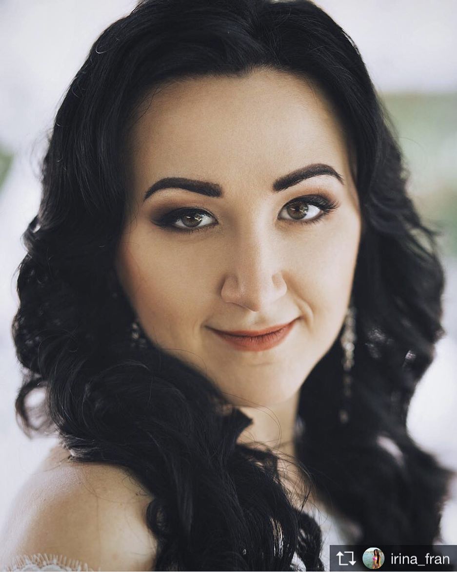Repost from @irina_fran @TopRankRepost #TopRankRepost On my wedding day, Vika @vika_komarik came to me, and I left looking like a beautiful person ? 
Here’s some spam, this time with gorgeous photos from @irenemetelska ??? #reviews #makeupkyiv #makeupartistkyiv #stylistkyiv #hairstylekyiv #hairstyle #wedding #makeup #weddingstylistkyiv #weddinghairstyle #weddingmakeup #curls #curlsinkyiv #bride #comforttown #browneyes #wedding2017 in Sand Diego, CA