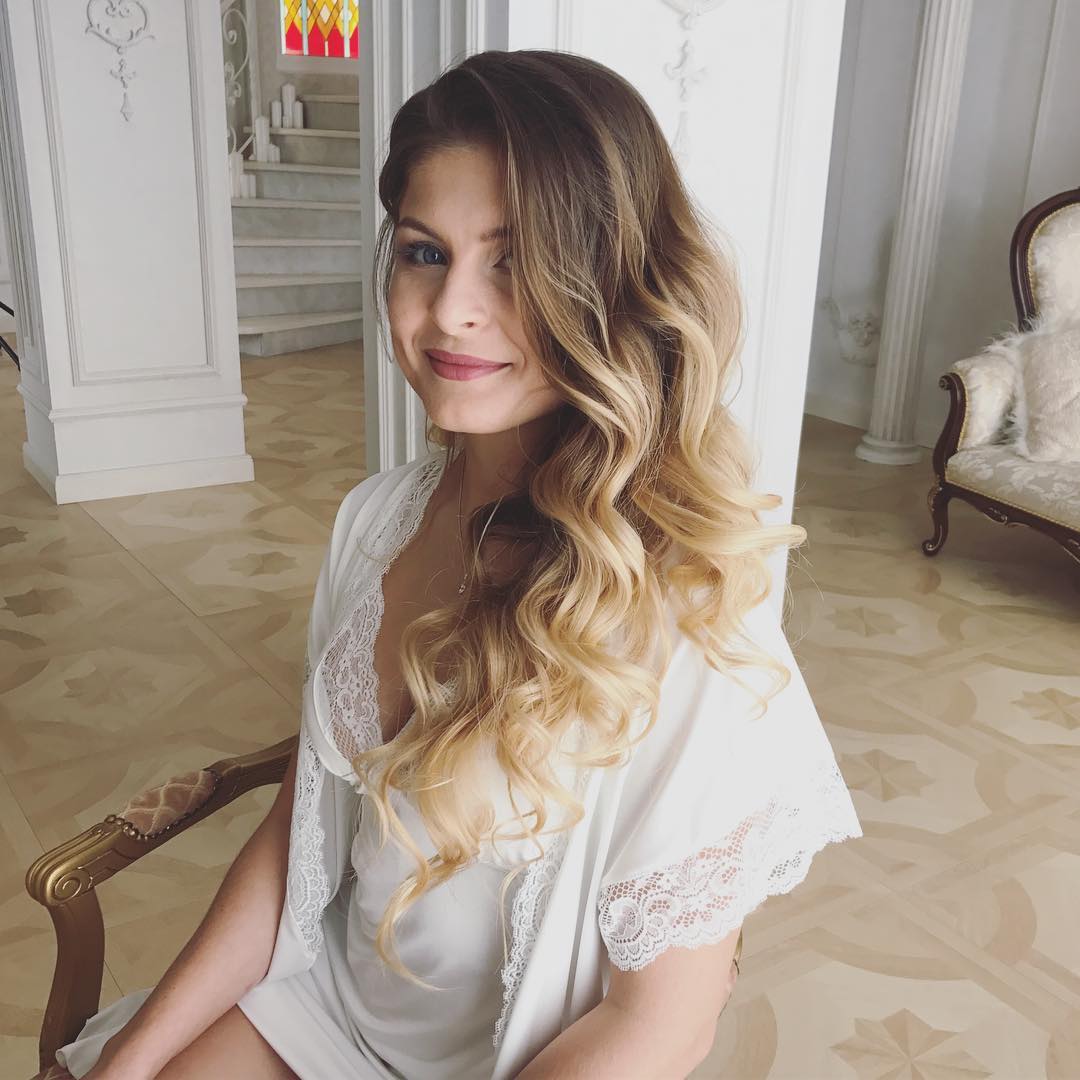 Makeup, hairstyle - @vika_komarik #makeup #hairstyle #weddingstyle #weddingmakeup #weddinghair #airbrush #aeromakeup #aeromakeupkyiv #curls @art4studio in Sand Diego, CA