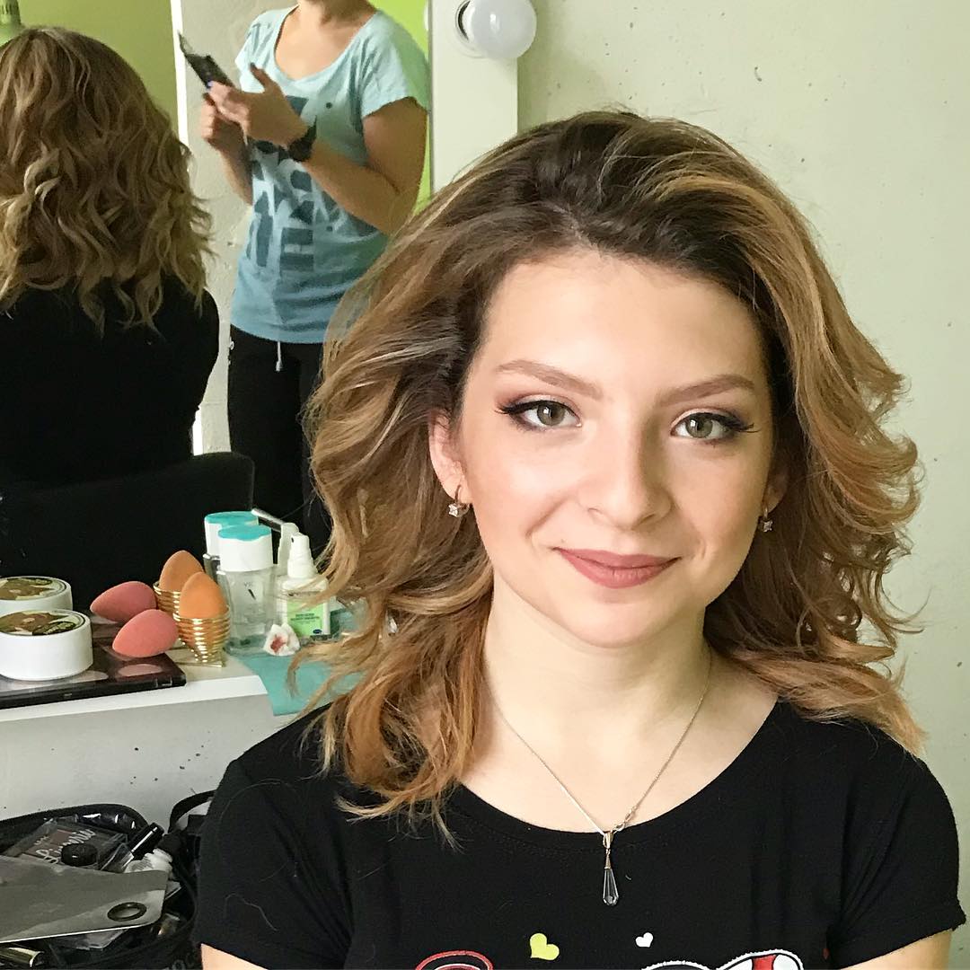 Happy eyes are the best motivation for a master ?? Makeup and hairstyle for a graduate ??‍? #makeup #hairstyle #makeupkiev #hairstyle #makeupartistkiev #stylistkiev #comforttown #makeupcomforttown #hairstylescomforttown in Sand Diego, CA