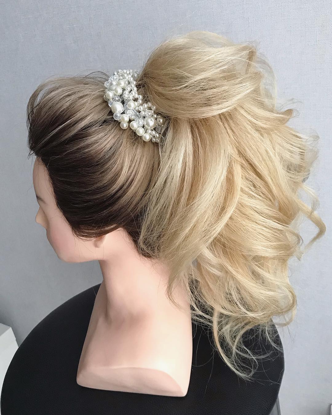 What do you think of this airy ponytail? ? Thanks to @georgiykot for the online training and @kotmatelda ? #hairstyle #texturedponytail in Sand Diego, CA