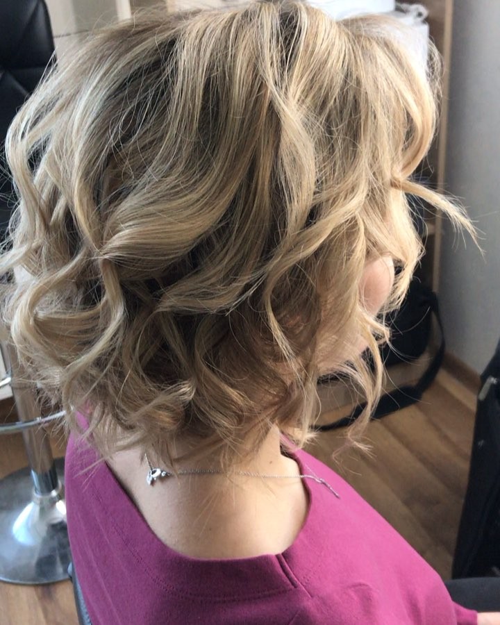 The season for New Year's photo shoots and corporate parties is officially open! ? #curls #shorthairstyles #messycurls #bobstyle #stylistsin #ComfortTown in Sand Diego, CA