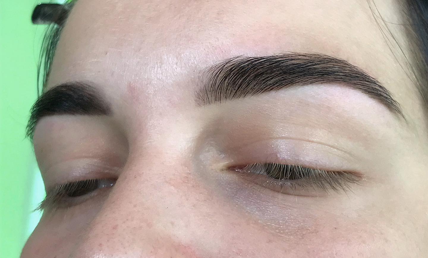 Which eyebrow do you like more? The right one or the left one? ? #browskiev #browartistskiev #browhenna in Sand Diego, CA